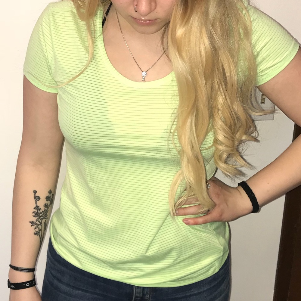 Light green Athleta top!